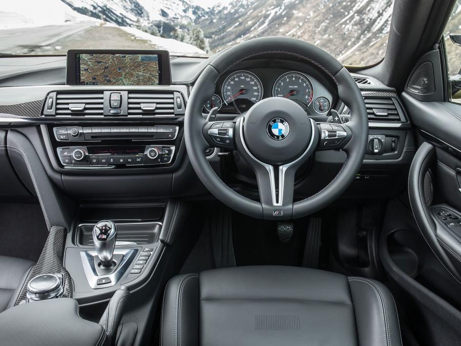 Панель приборов BMW M4 Coupe 2014 года  (UK) (фото 17 из 32)